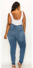 Load image into Gallery viewer, Plus Size High Rise Soft Denim Jeans